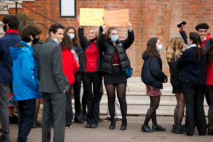Lees meer over het artikel Britse scholieren leggen rape culture open via online testimonies